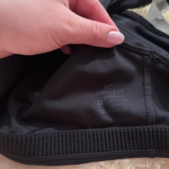 Nike Swoosh Light Support
Women's Non-Padded Sports Bra - Picture 5 of 5